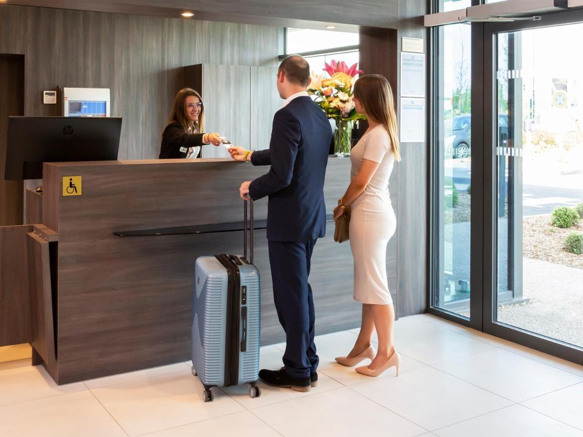 Hotel Roi Soleil Prestige Plaisir - St Quentin 外观 照片