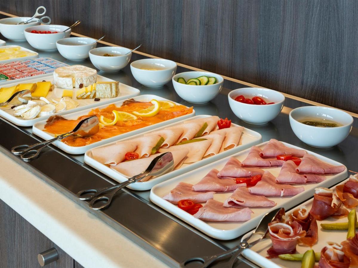 Hotel Roi Soleil Prestige Plaisir - St Quentin 外观 照片
